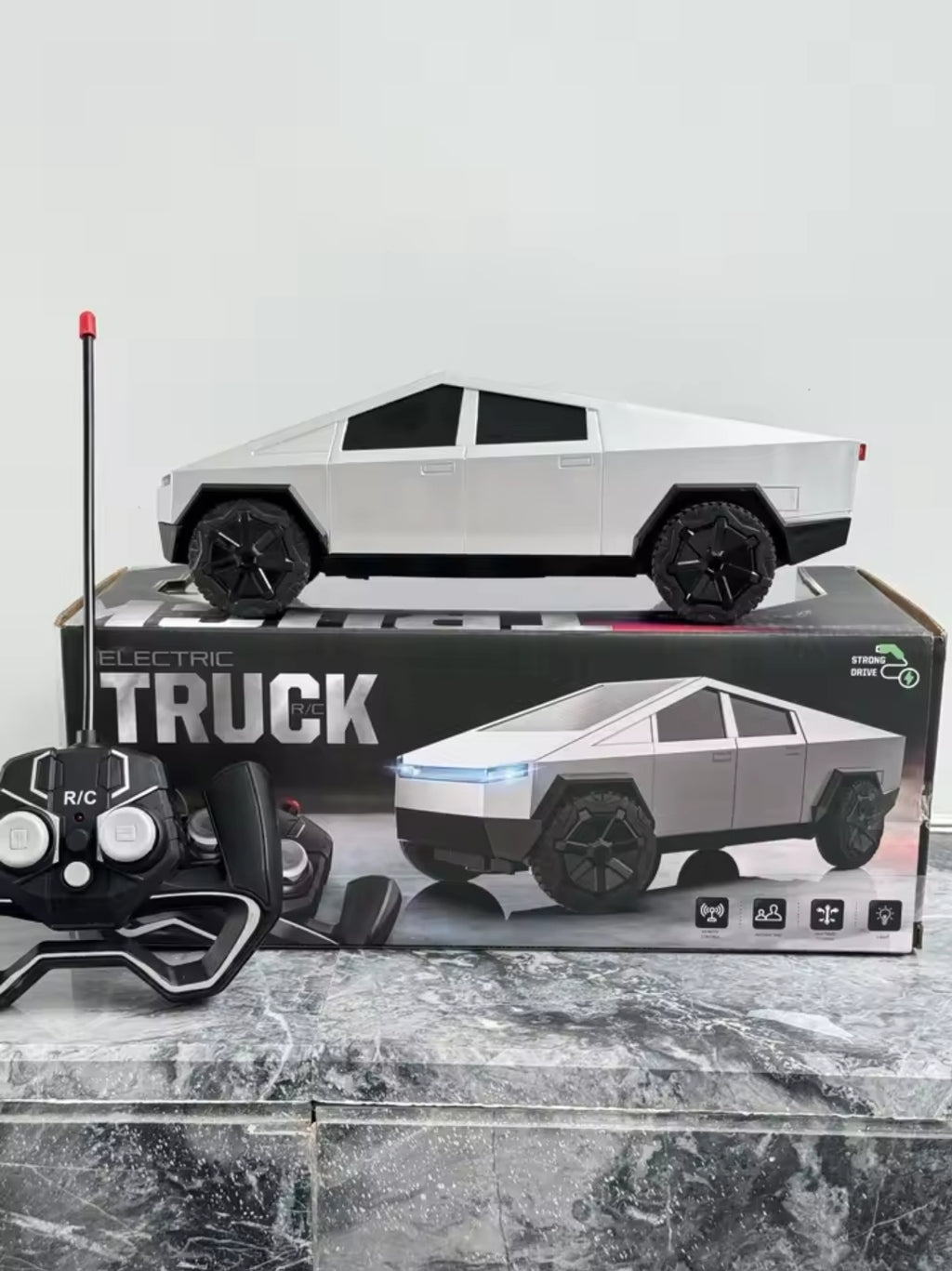 1/12 Scale Cybr Truck RC Car