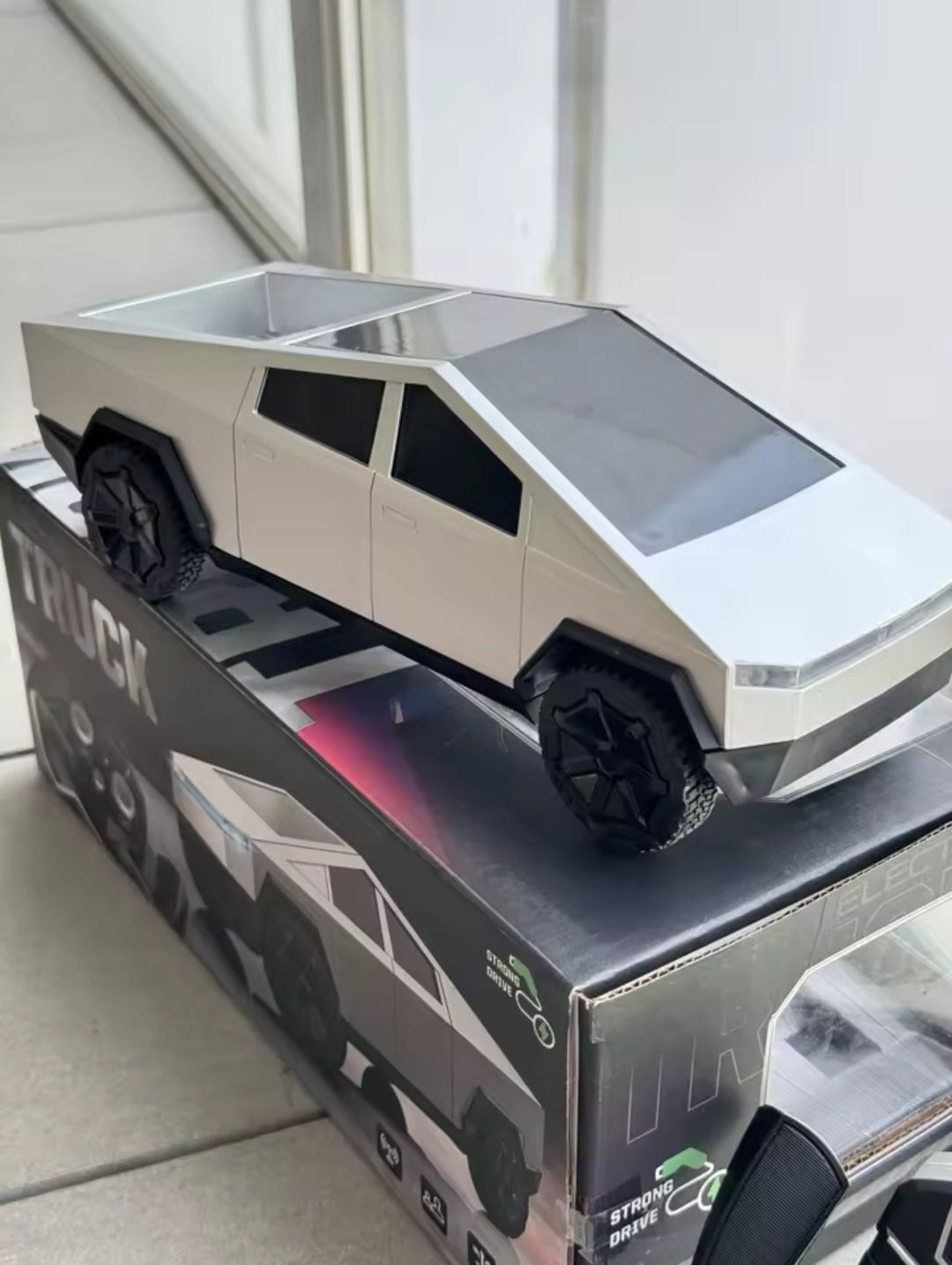 1/12 Scale Tesla Cybertruck RC Car